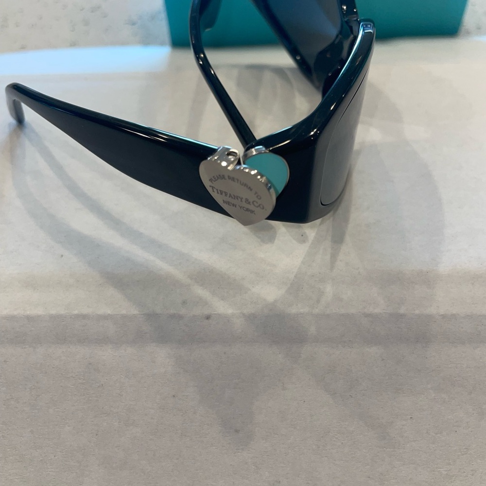 Tiffany & Co. Black Sunglasses🩵 - Picture 6 of 6